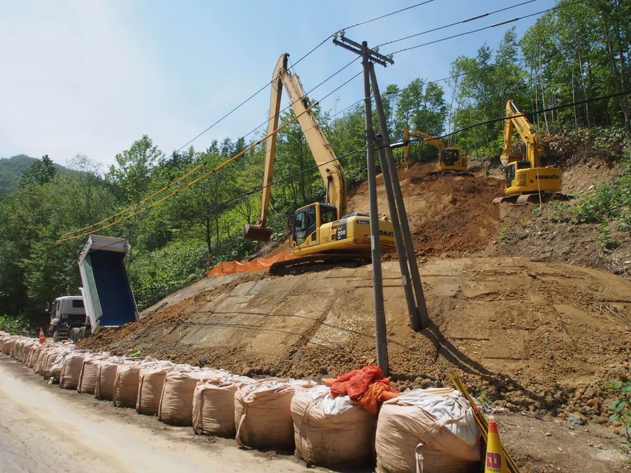 公共工事（道路改良・舗装工事）